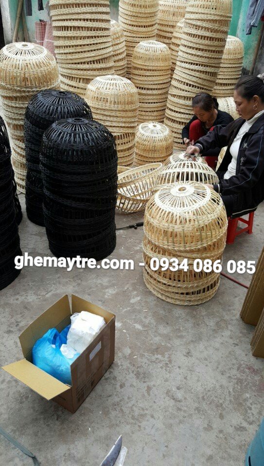 
								Đèn mây tre BV647