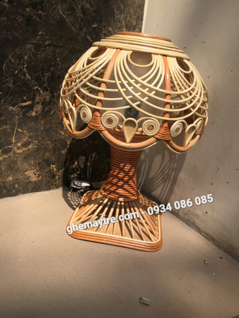 
								Đèn để bàn BV788