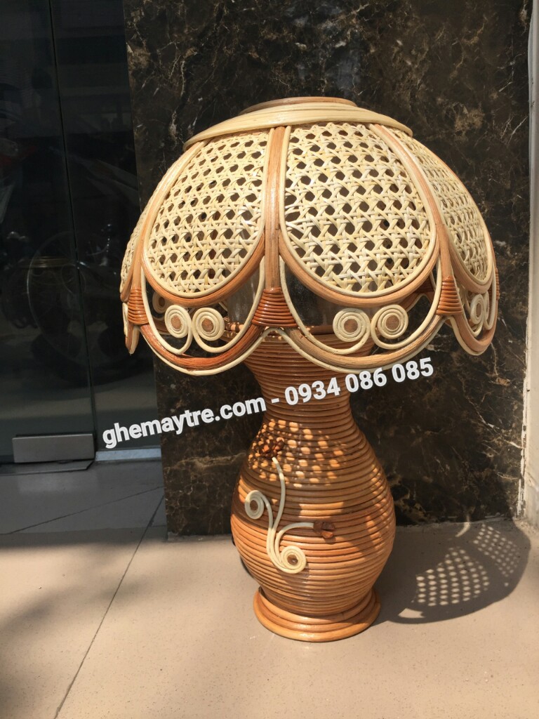 
								Đèn để bàn BV786