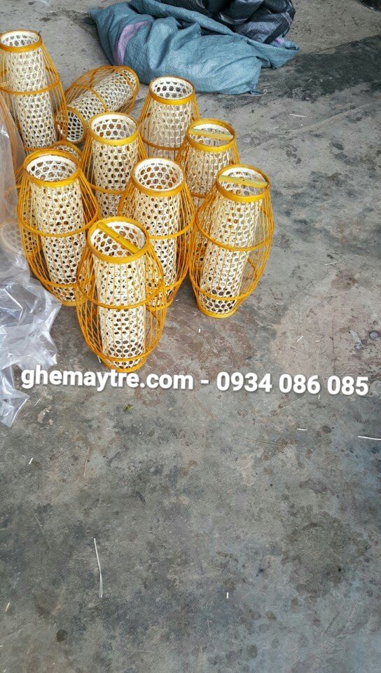 
								Đèn mây tre BV671